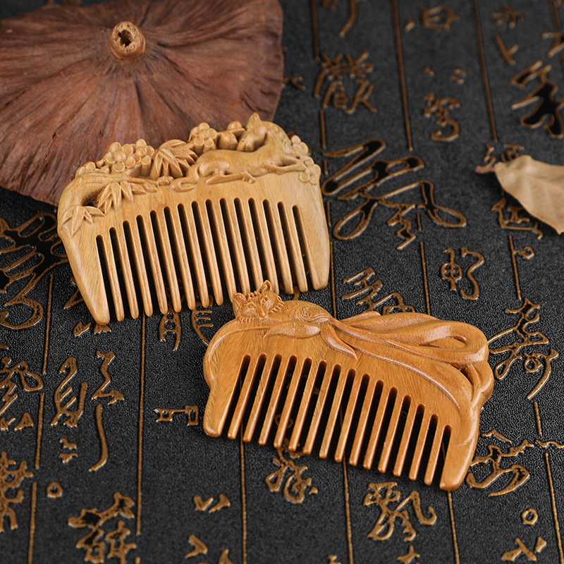 Simple Natural Green Sandalwood Whole Wood Carved Comb