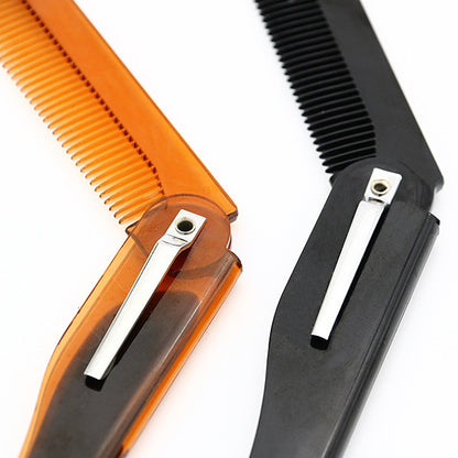 Travelling plastic comb